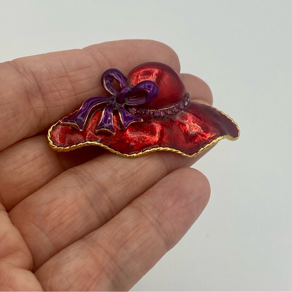 Two Red Hat Society Brooch Pins - Picture 8 of 10